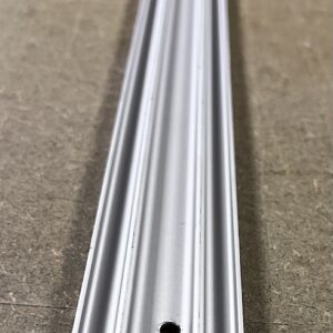 Rail inférieur vitrine MCM